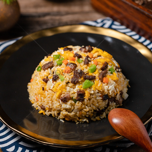 ARROZ FRITO CANTONÉS CON WAGYU